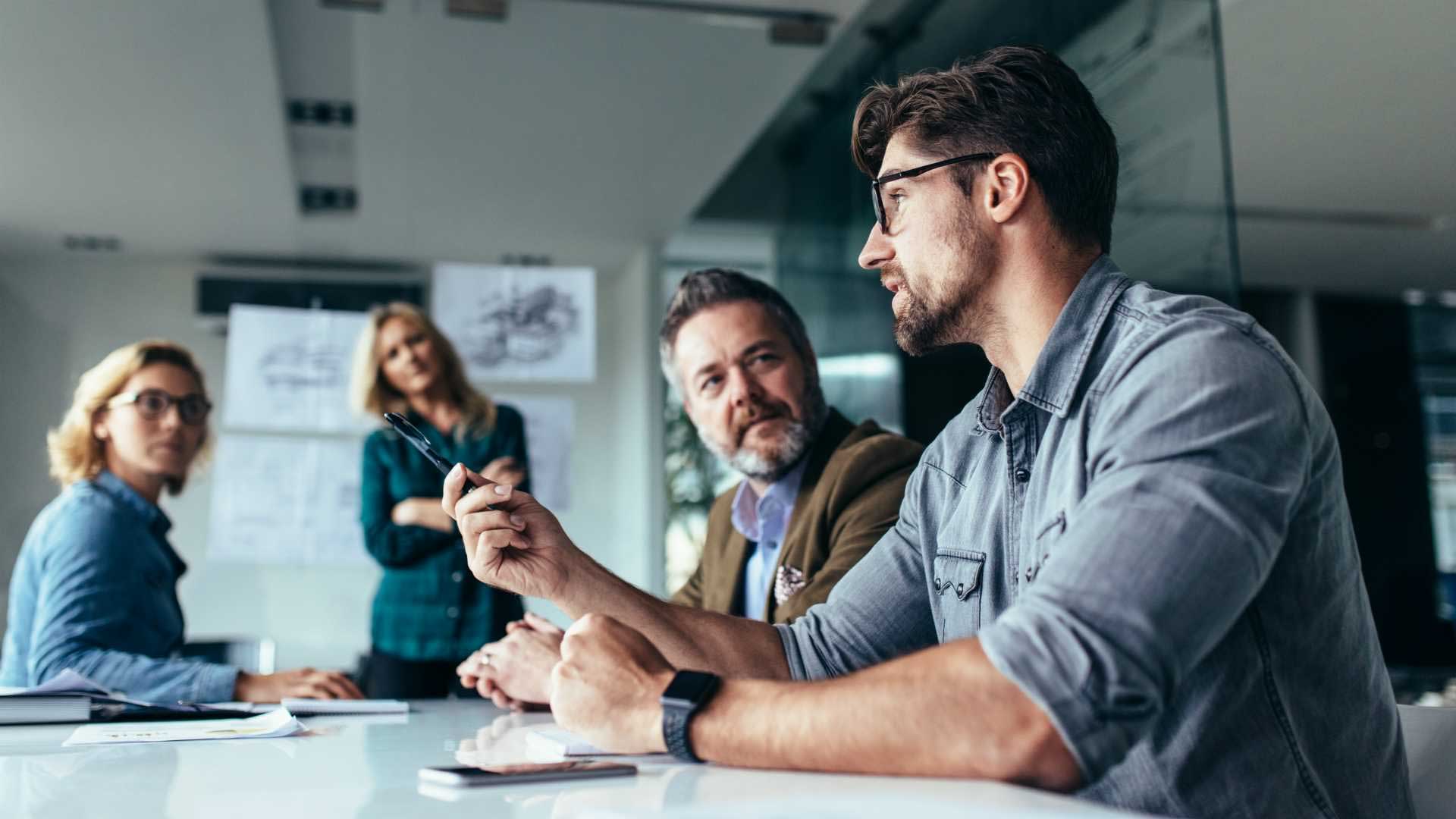 Image on people in an office
